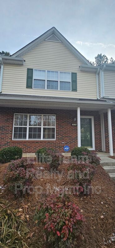 Primary Photo - 6807 Juniper Tree St