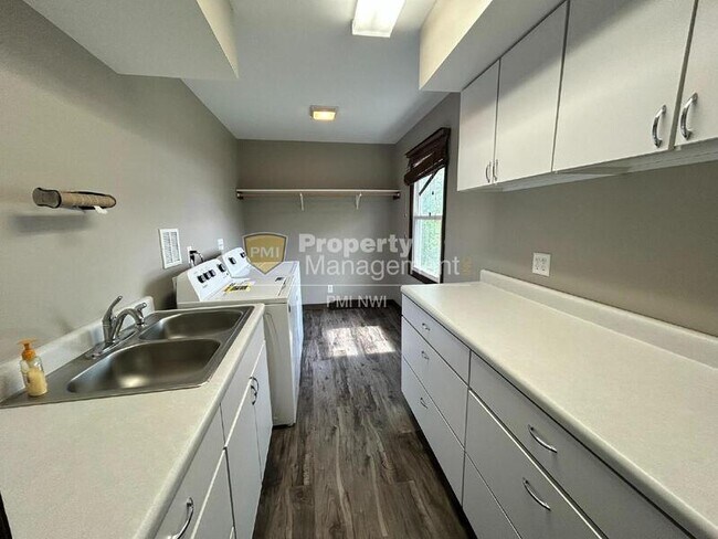 Building Photo - 12419 Cedar Lake Rd