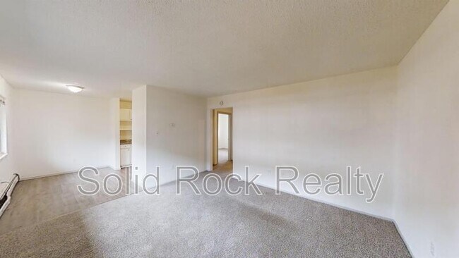 Building Photo - 1411 S Corona Ave