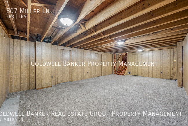 Building Photo - 807 Miller Ln