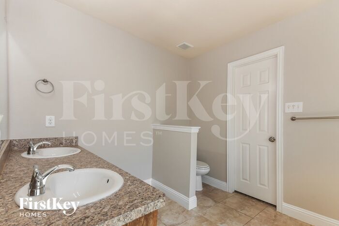 Building Photo - 15642 Gatsby Ln