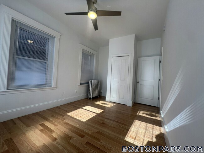 Building Photo - 175 Hemenway St