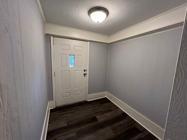Building Photo - 1049 Stone House Rd