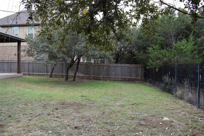 Building Photo - 3001 Tempe Dr