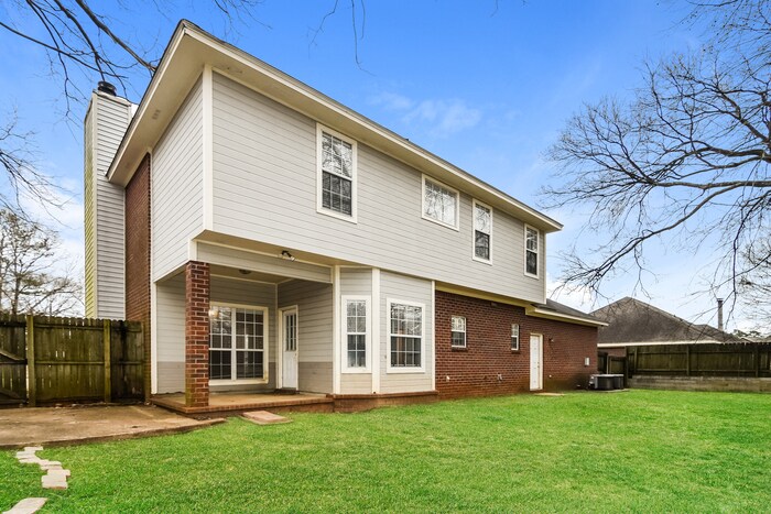 Building Photo - 1303 Dorchester Dr