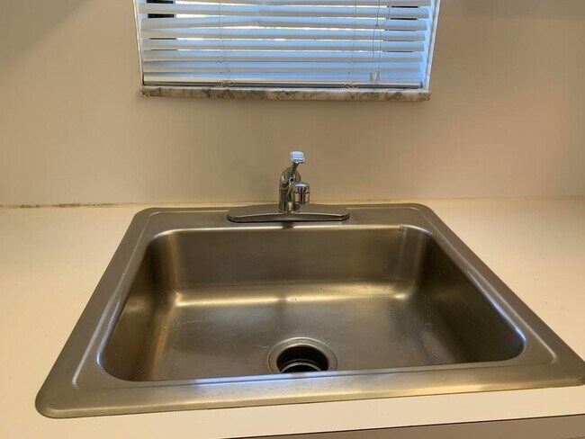 Building Photo - 9370 SW 8th St