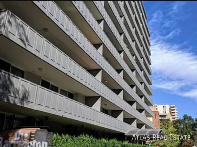 Building Photo - 909 Logan St