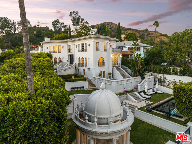 Building Photo - 6533 Cahuenga Terrace