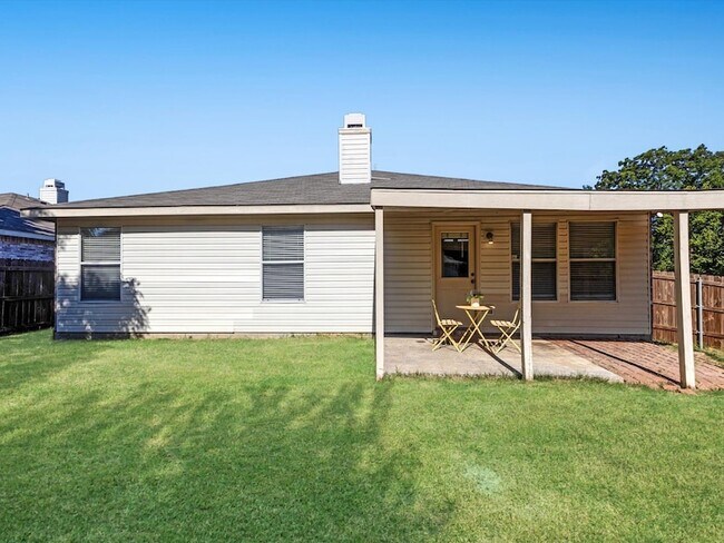 Building Photo - 8212 Canoe Ridge Ln