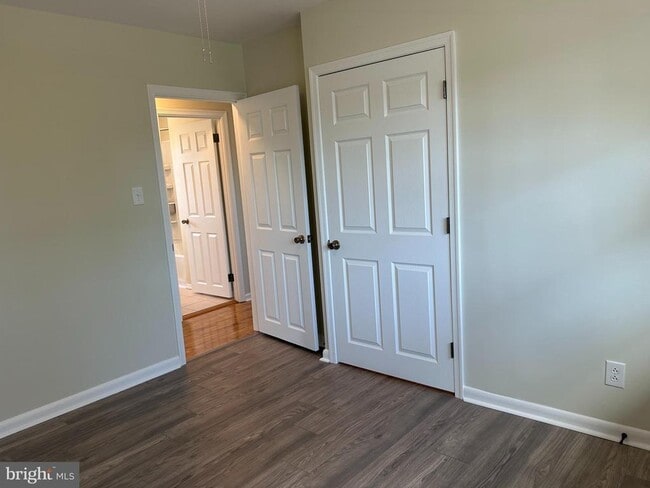 Building Photo - 114 Phillips Ave