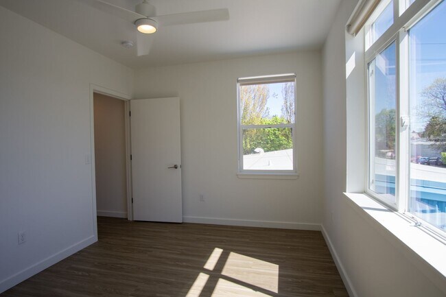 Building Photo - Spacious 1-Bedroom w/Condo-Grade Finishes + Balcony!