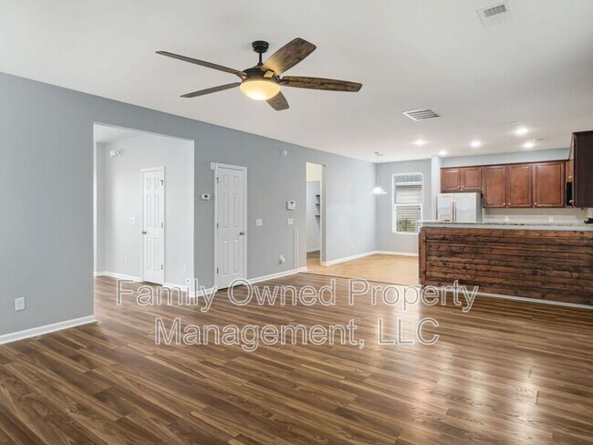 Building Photo - 159 Meadow Wood Rd