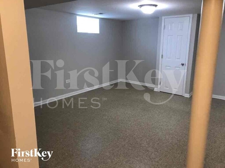 Building Photo - 17422 Community St