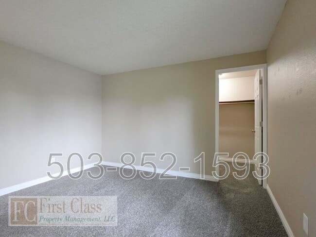 Building Photo - 4325 SE 37th Ave