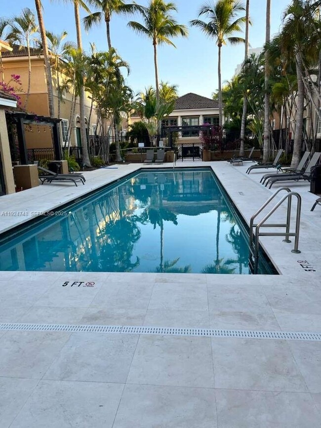 Building Photo - 2891 NE 185th St