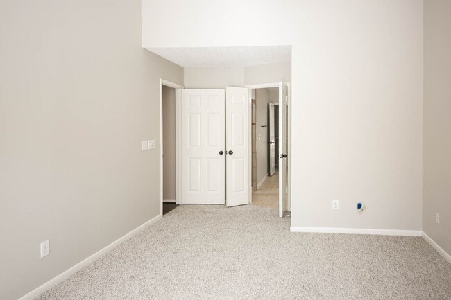 Building Photo - 175 Sylvan Forest Dr