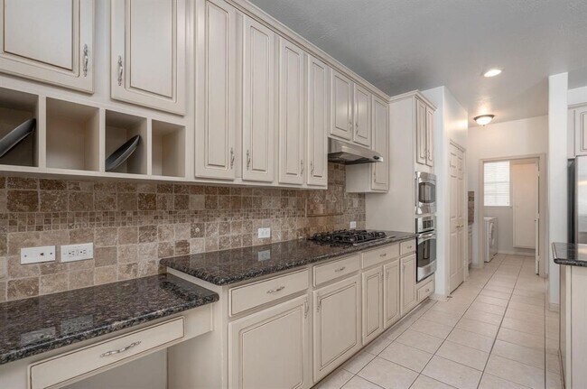 Building Photo - 22 Westwinds Cir