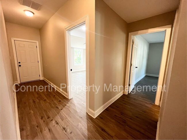 Building Photo - 774 Gracey Ave