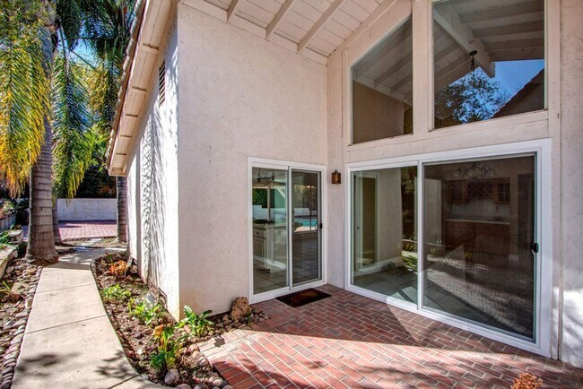 Building Photo - Beautiful 4B/2BA Home in Rancho Bernardo for Lease!