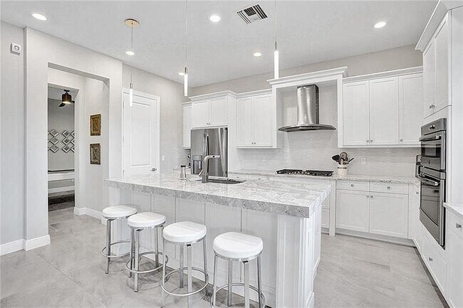 Building Photo - 11720 Waterway Cir