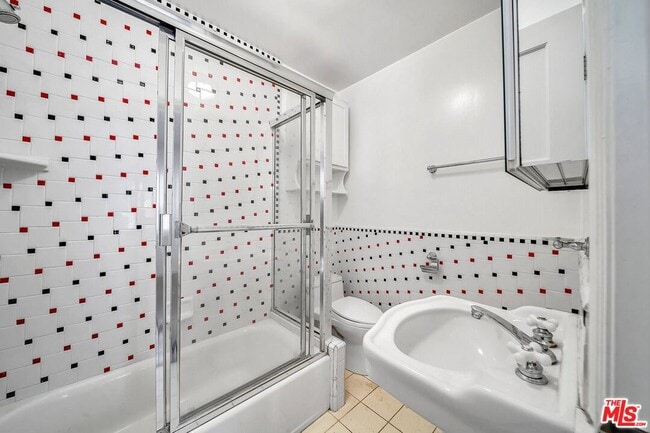 Building Photo - 333 S Roxbury Dr