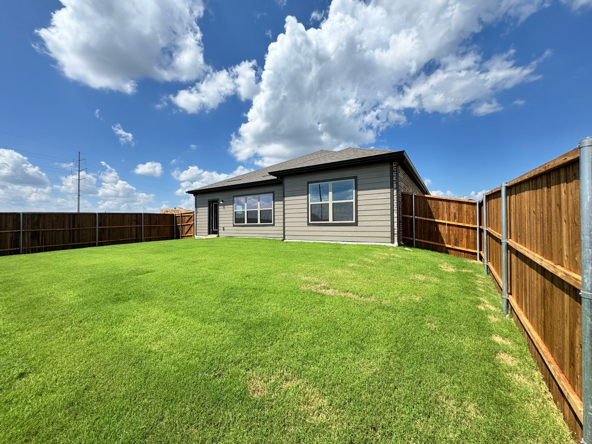 Building Photo - 3500 Kingdom Dr