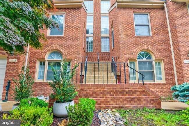 Building Photo - 10219 Aspen Willow Dr