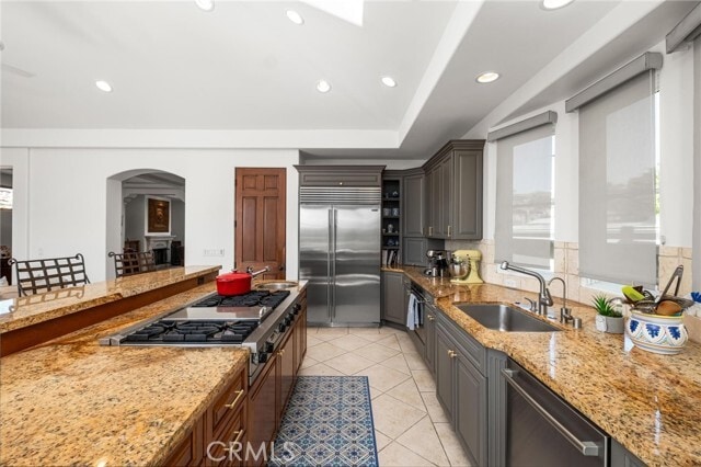 Building Photo - 926 Duncan Ave