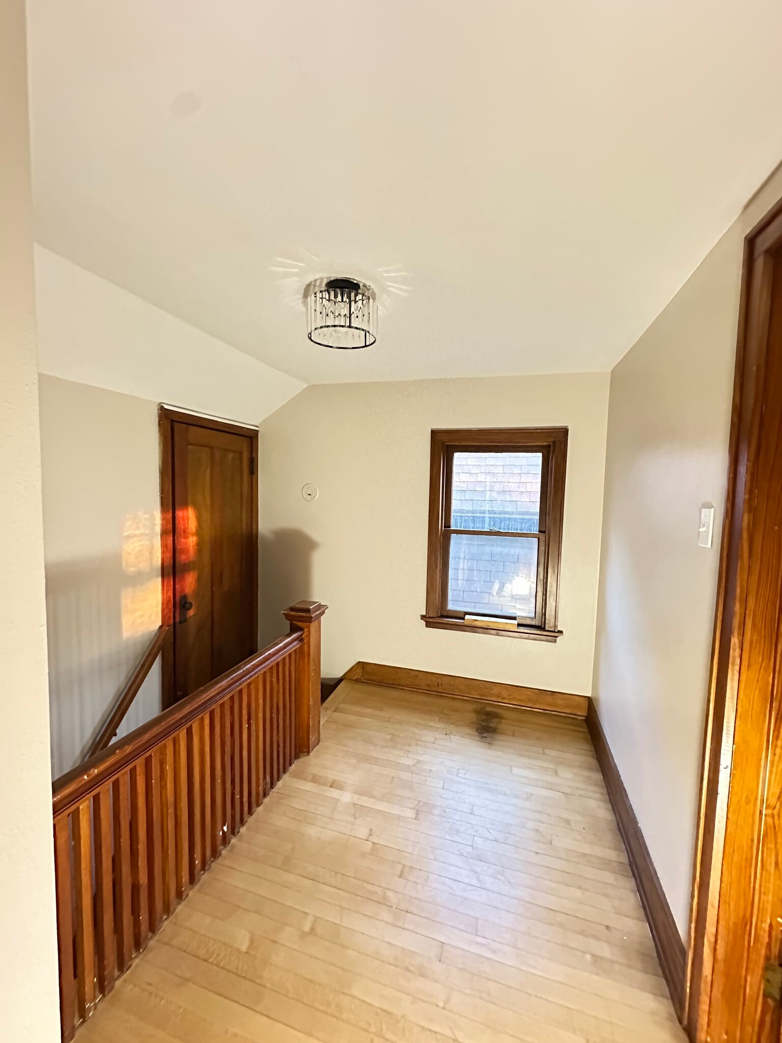Upstairs landing - 3470 N Newhall St
