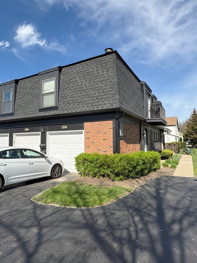 Building Photo - 1216 Inverrary Ln