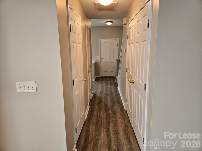 Building Photo - 10427 Alexander Martin Ave