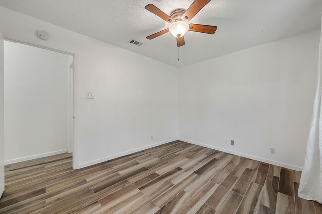 Building Photo - 9618 Sugar Hill Dr