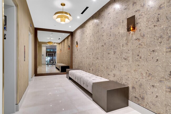 Building Photo - 435 Bayshore Dr