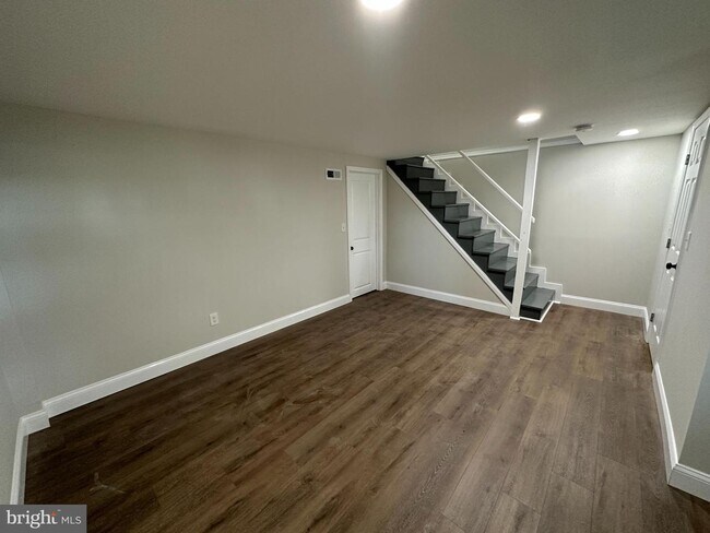 Building Photo - 1844 Trenleigh Rd