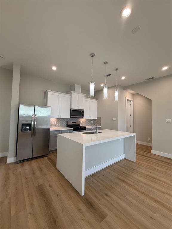 Building Photo - 8110 Esther Acres Ln