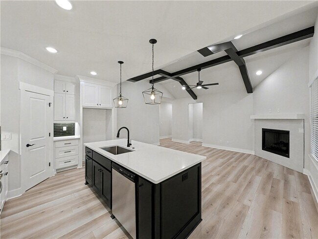 Building Photo - 18 Hillswick Dr