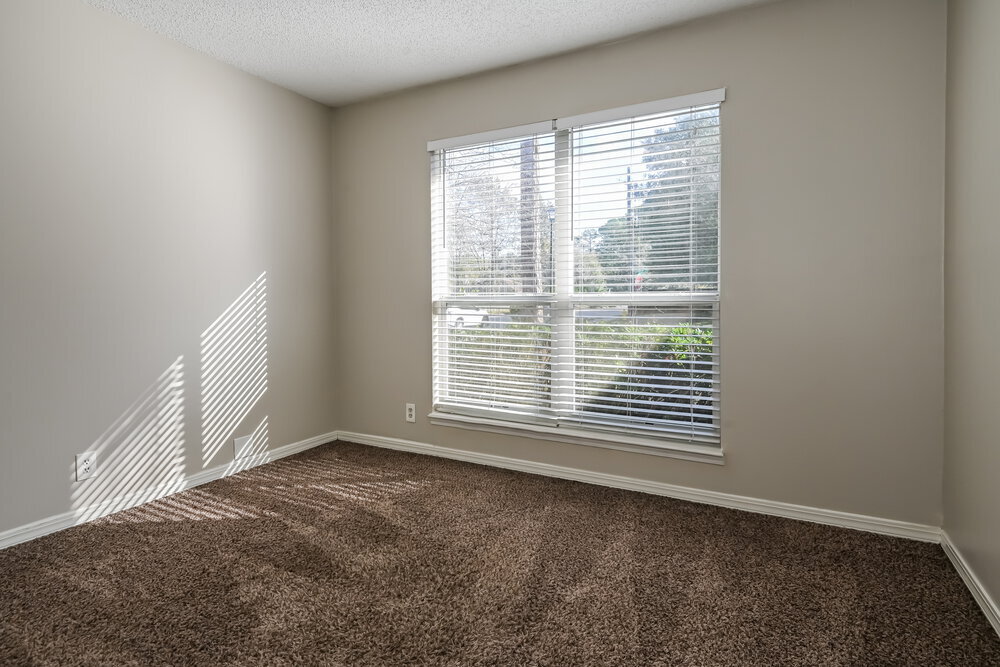 Building Photo - 11152 Cloverhill Cir W