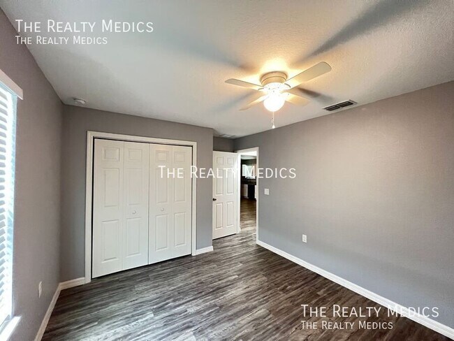 Building Photo - 2839 SW 165th Pl
