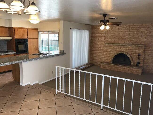 Building Photo - Tempe 3 Bed, 2 Bath - Pool and Single Story