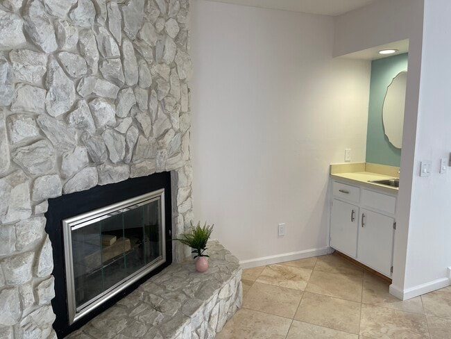 Building Photo - 708 Sea Palm Ln