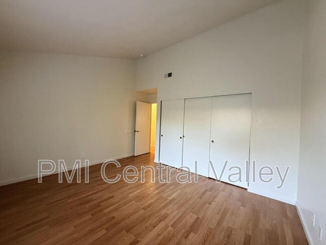 Building Photo - 6222 Porterfield Ct