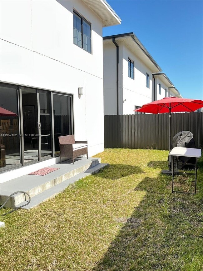 Building Photo - 1384 NW 2nd Ter