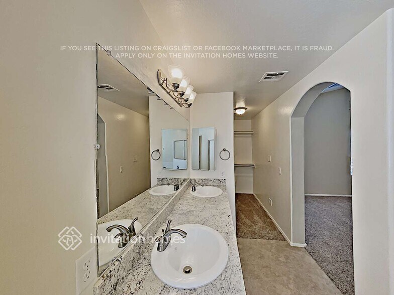 Building Photo - 3845 W Goldmine Mountain Dr