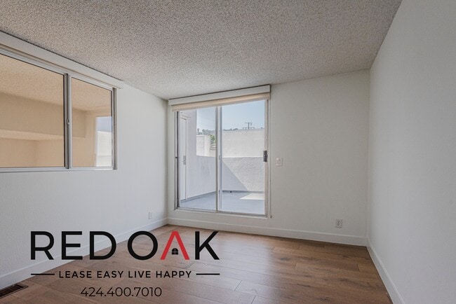 Building Photo - 884 Palm Ave