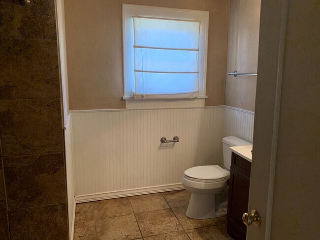 Building Photo - 2708 22nd St