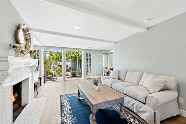 Building Photo - 480 Thalia St