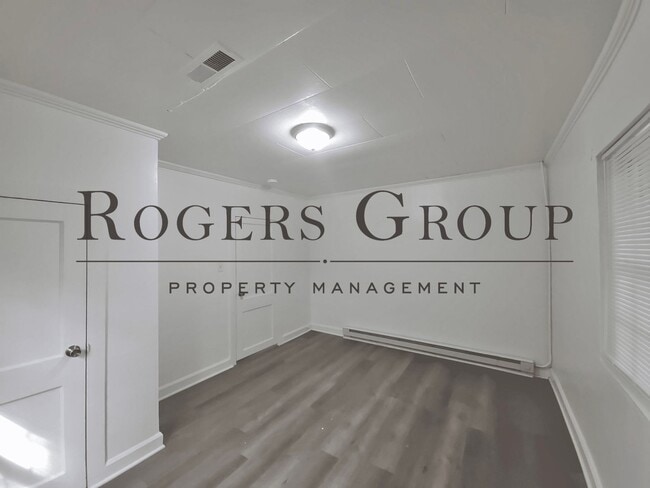 Building Photo - 926 Gay St