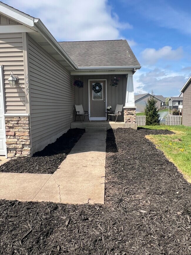 Building Photo - 44237 136th AVe