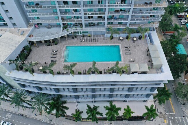 Building Photo - 1250 S Miami Ave
