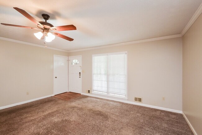 Building Photo - 15 Glenloch Point